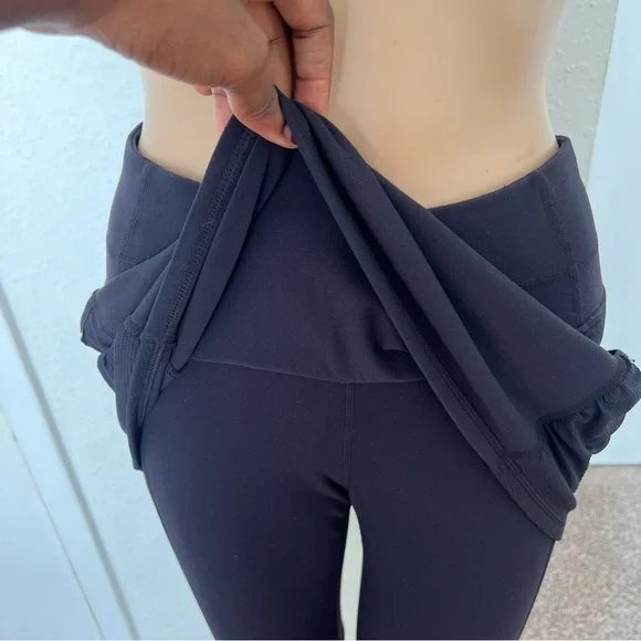 Athleta cuteness 2 in 1 skirt leggings Black size M - Picture 9 of 11